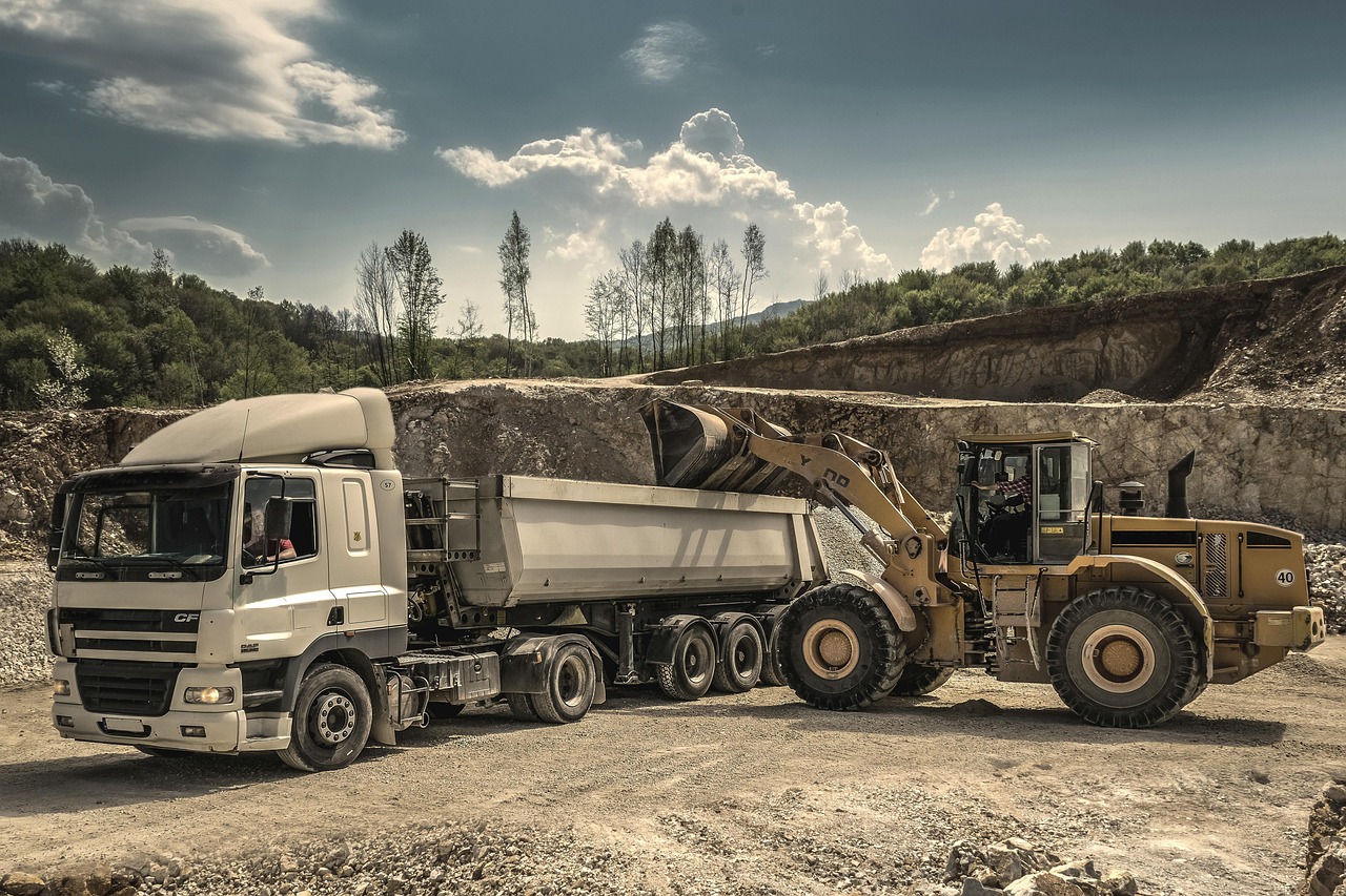 Lowbed trailer for heavy haul transport